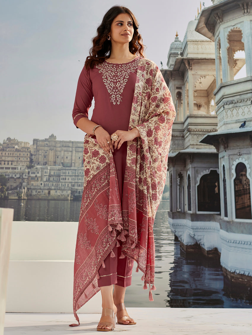 Women Embroidered Kurta With Pant & Dupatta