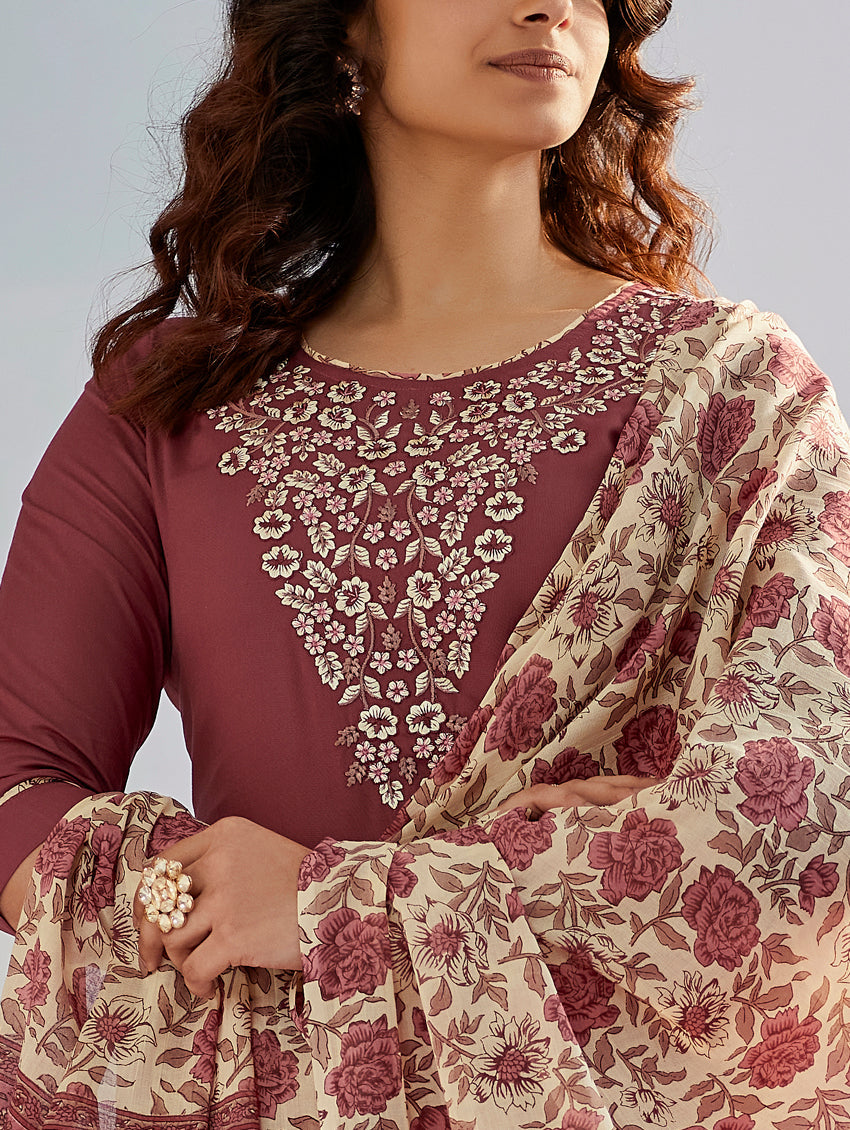Women Embroidered Kurta With Pant & Dupatta